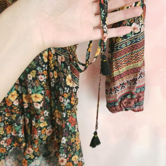 Farm Rio Cold Shoulder Floral Rare V Neck Romper - Picture 7 of 10